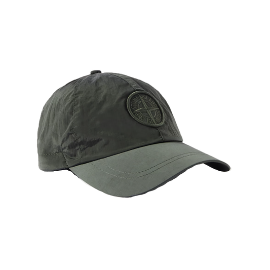 STONE ISLAND LOGO-APPLIQUED ECONYL® NYLON METAL CAP IN GREEN