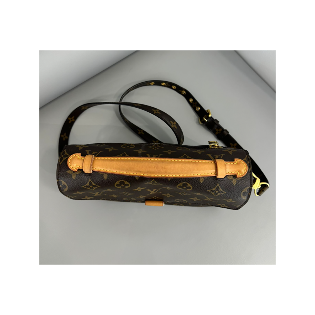 PRELOVED LOUIS VUITTON POCHETTE METIS BAG