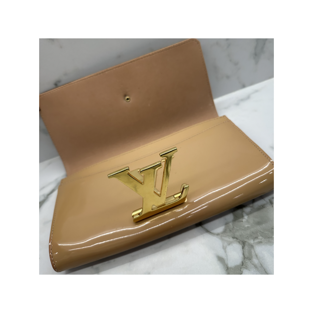 PRELOVED LOUIS VUITTON BEIGE LOGO CLUTCH