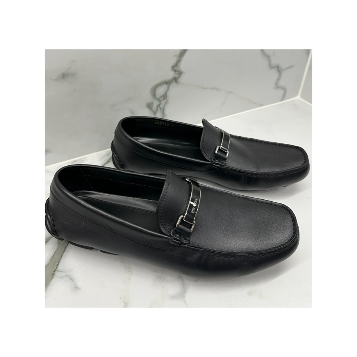 PRELOVED BLACK LEATHER SLIP ON LOAFERS IN BLACK