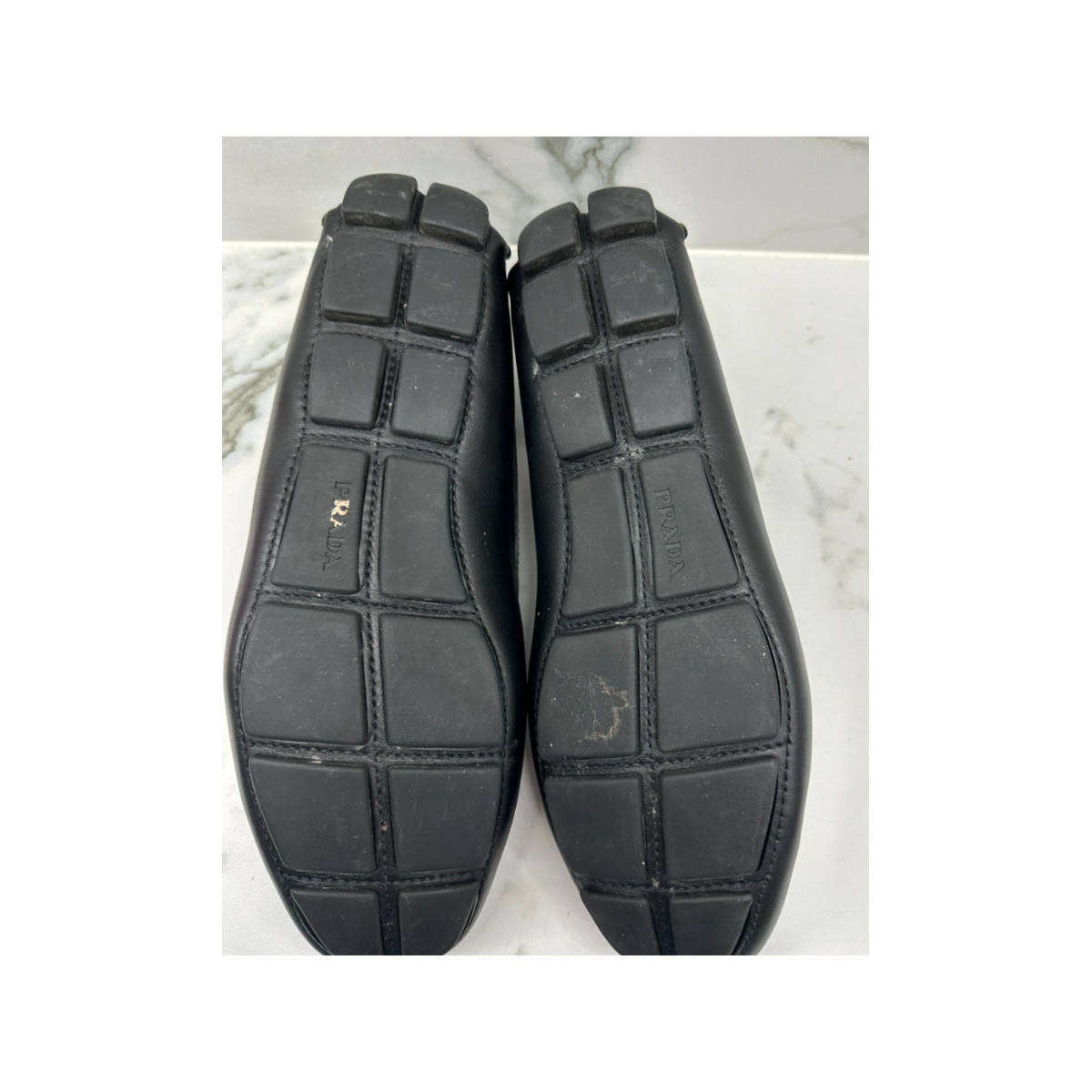 PRELOVED BLACK LEATHER SLIP ON LOAFERS IN BLACK