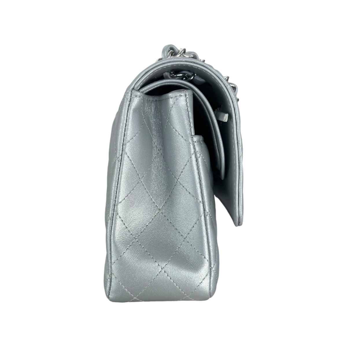 PRELOVED CHANEL SILVER QUILTED MEDIUM FLAP BAG