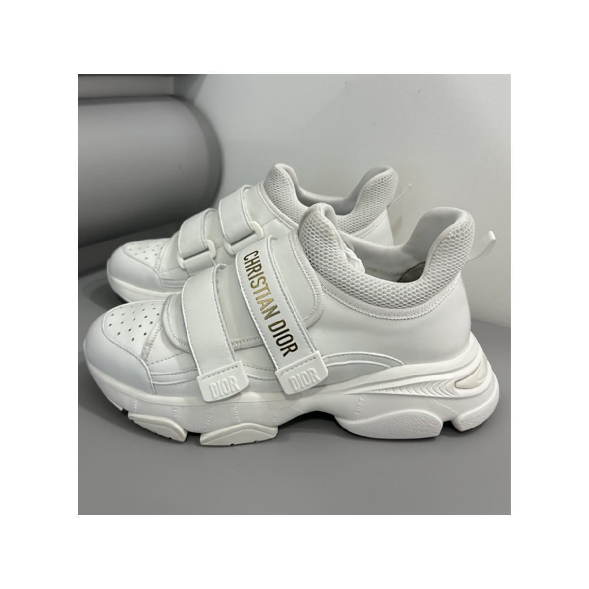 PRELOVED D-WANDER DIOR TRAINERS IN WHITE