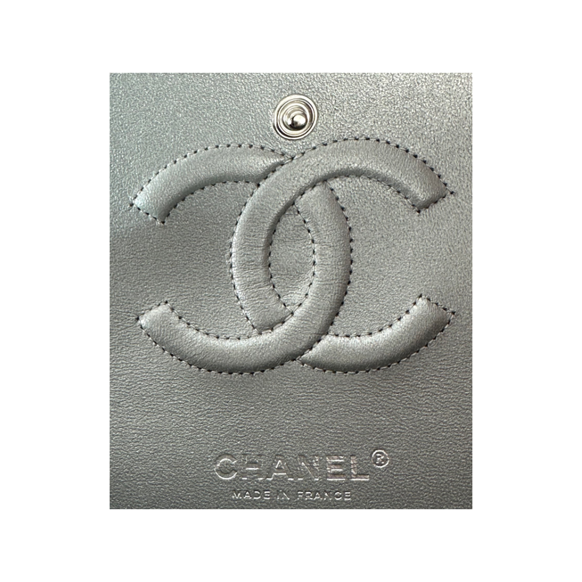 PRELOVED CHANEL SILVER QUILTED MEDIUM FLAP BAG