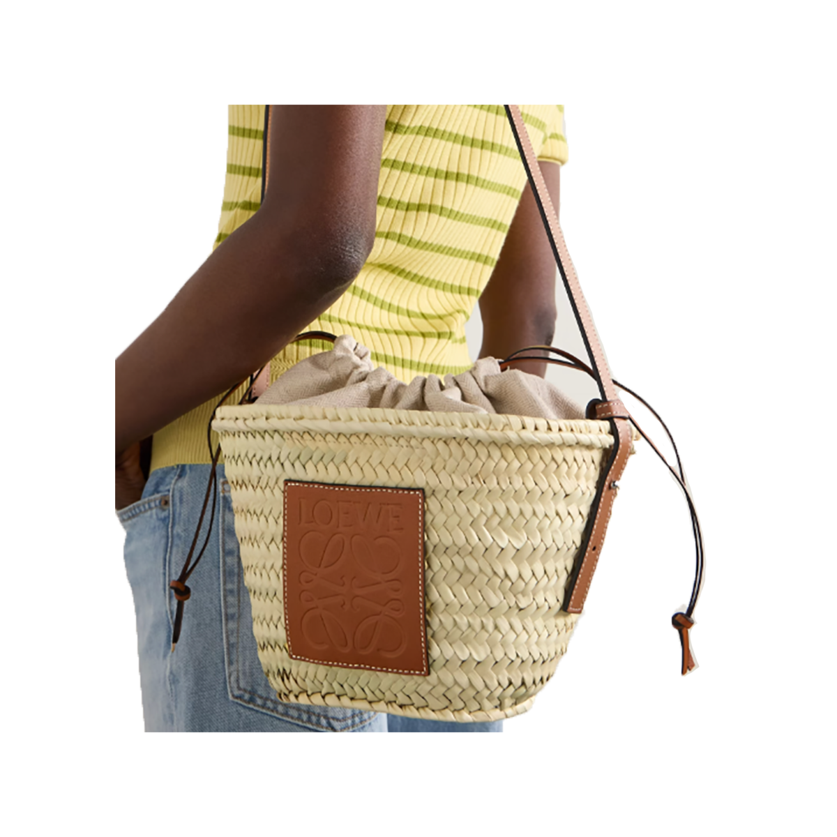 LOEWE PAULAS IBIZA RAFFIA BUCKET BAG IN TAN