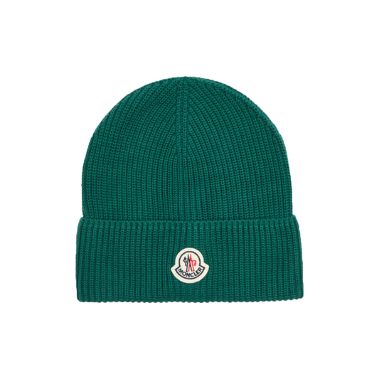 MONCLER LOGO RIBBED COTTON BEANIE IN GREEN