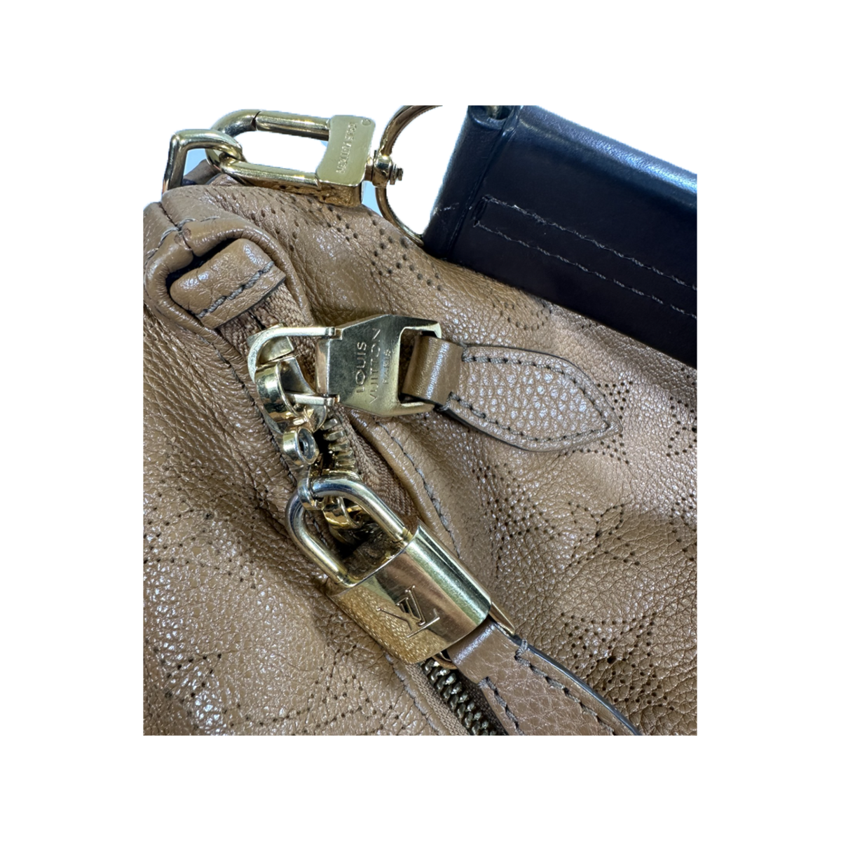 PRELOVED LOUIS VUITTON MAHINA SELENE PM IN CARAMEL