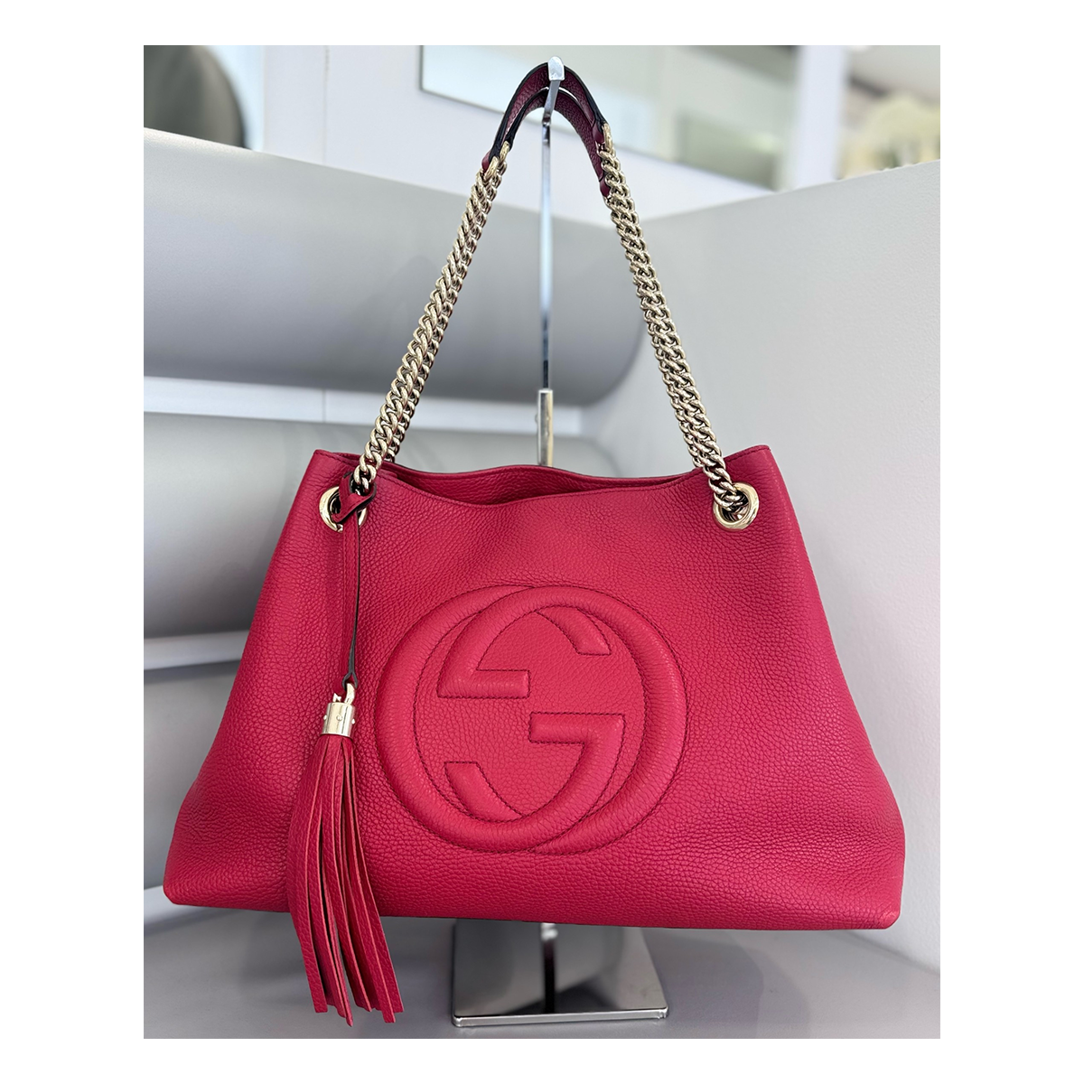 GUCCI MEDIUM SOHO CHAIN BAG IN RED