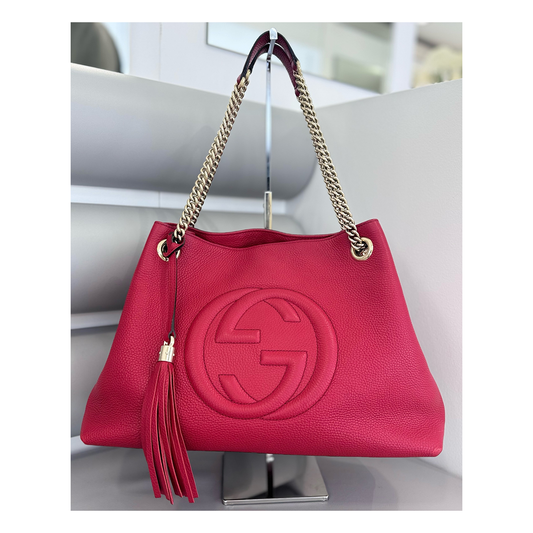 GUCCI MEDIUM SOHO CHAIN BAG IN RED